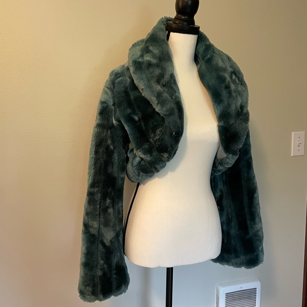 Slate blue faux fur crop top coat